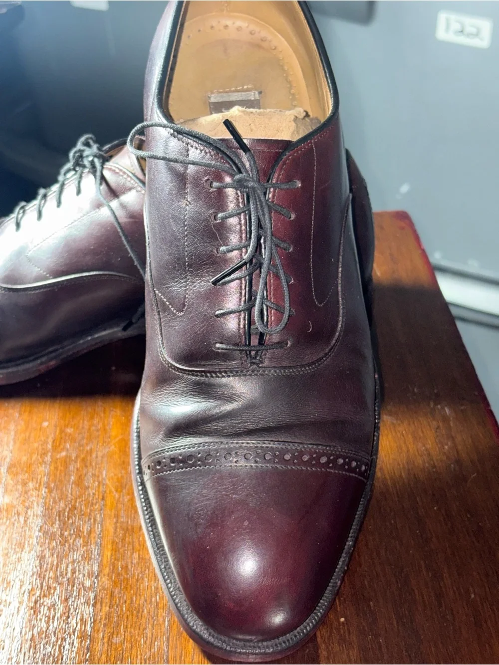 Johnston & Murphy Men's Cap-Toe Oxfords in Burgundy Sz 9D(126)